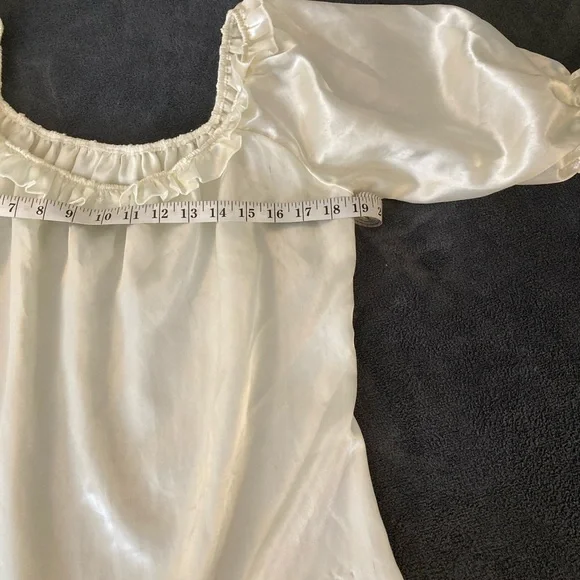 **SOLD**Women's Costume Corset & Blouse - Picture 4 of 10